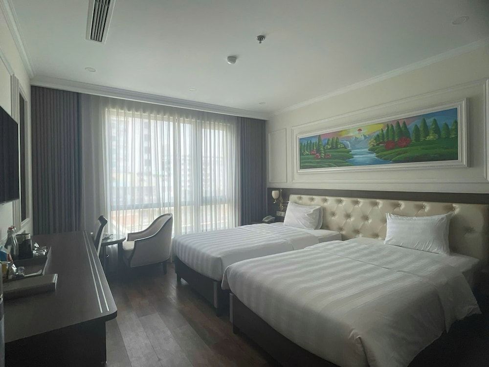 Hillary Hanoi Hotel Deluxe Twin Room 4