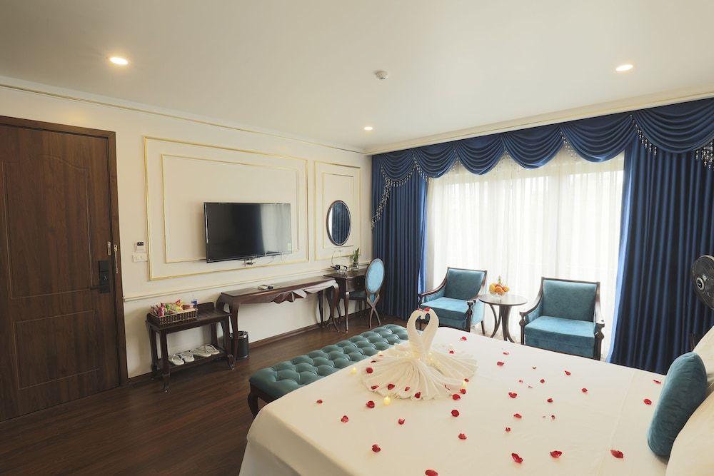 undefined Royal Văn Phú Hotel 7