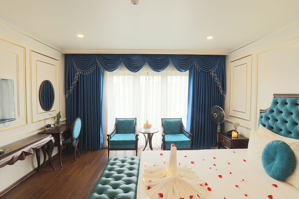 undefined Royal Văn Phú Hotel 8