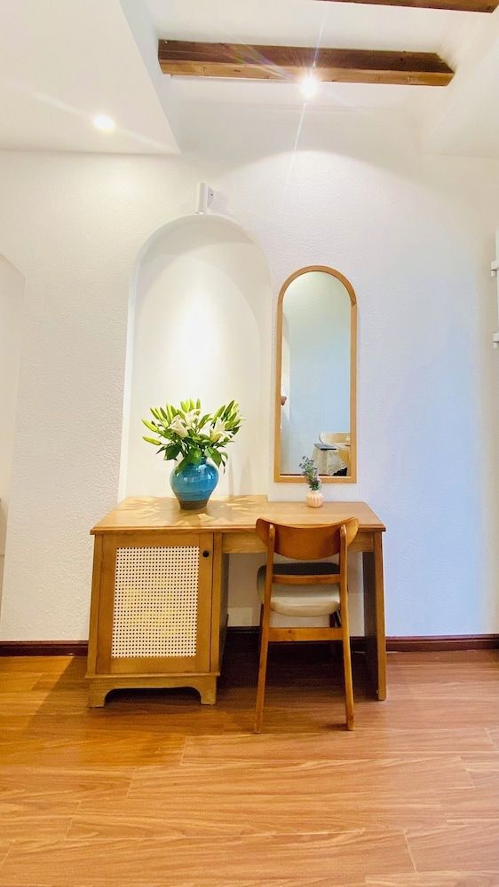 undefined 2 mins to Ho Guom LA MANDARINA HOTEL 8