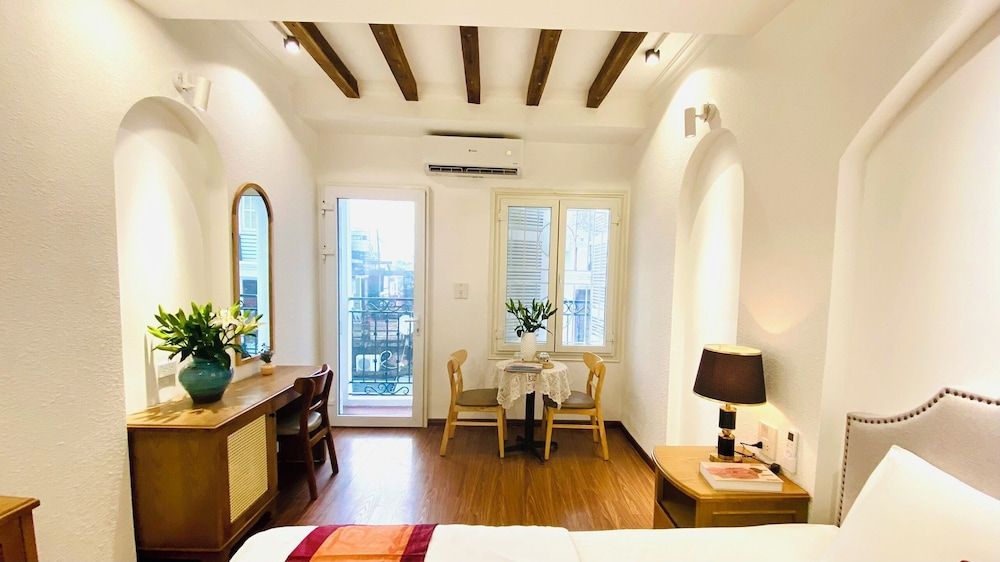 undefined 2 mins to Ho Guom LA MANDARINA HOTEL 4