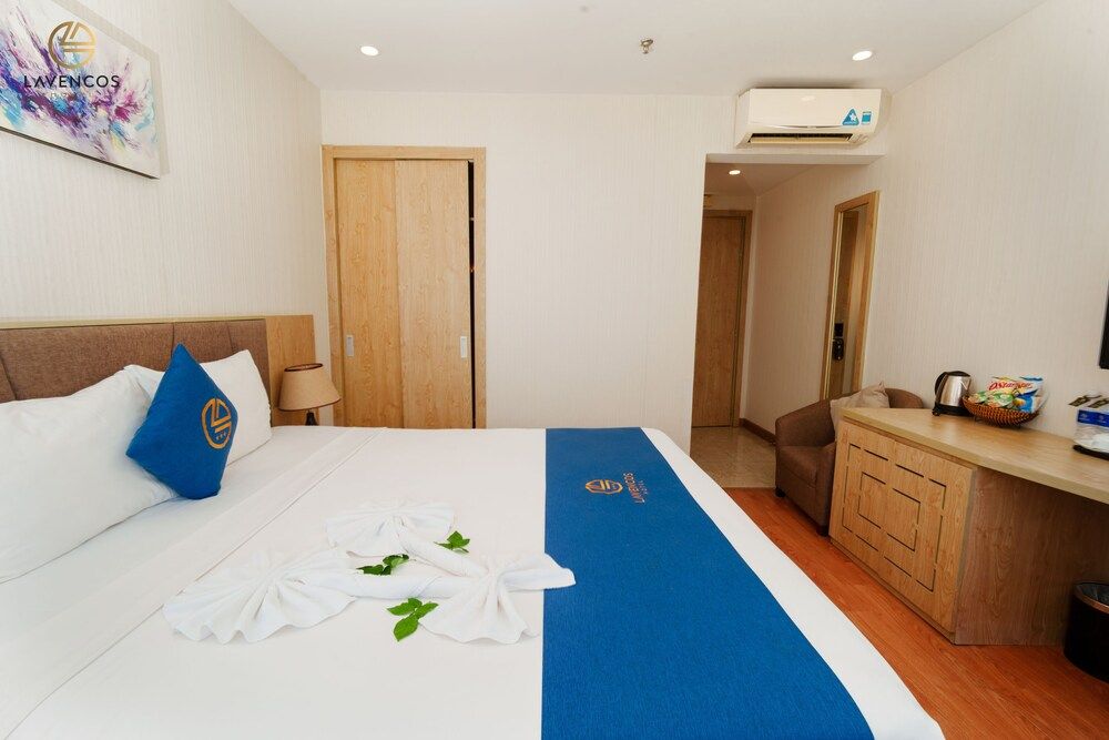 Lavencos Hotel Da Nang Deluxe Double Room, Sea View