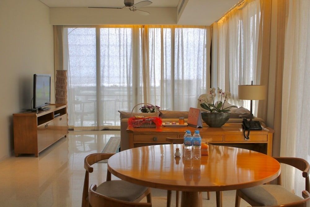 Luxury Beach Resort Apartments & Villas Deluxe Apartment, 2 Bedrooms, Partial Ocean View 10