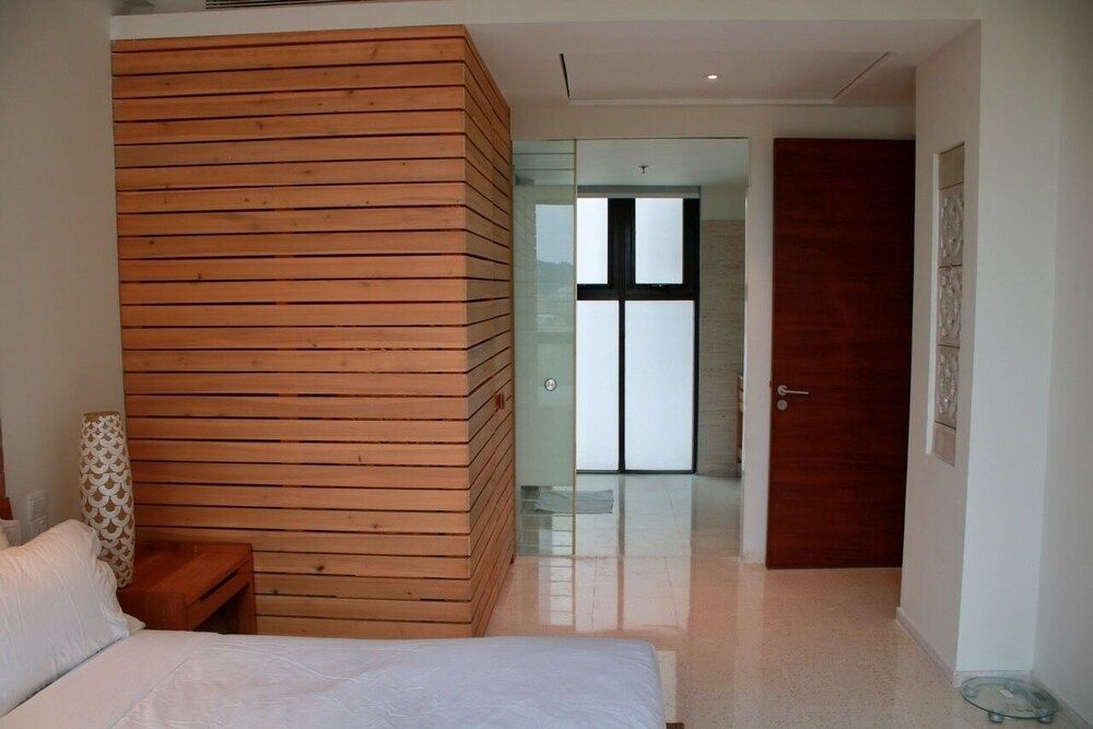 Luxury Beach Resort Apartments & Villas Deluxe Apartment, 2 Bedrooms, Partial Ocean View 3