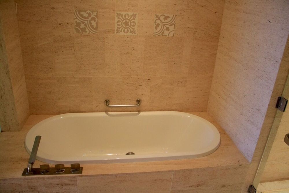 Luxury Beach Resort Apartments & Villas Deluxe Apartment, 2 Bedrooms, Partial Ocean View 6