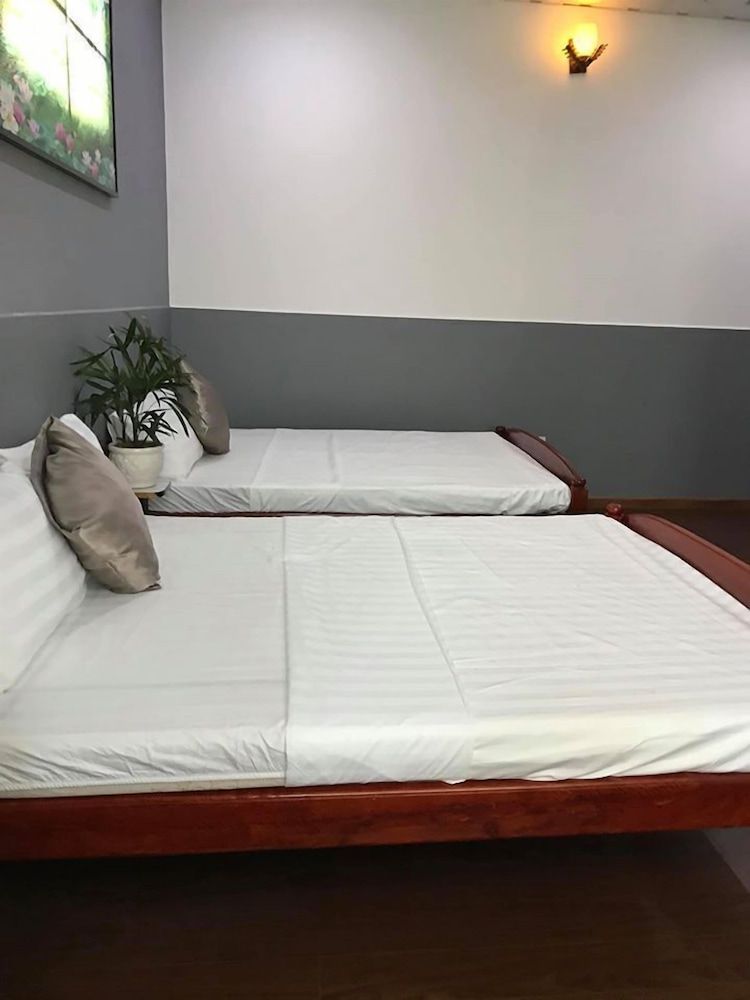 Nguyen Phuc Hotel Family Quadruple Room 3