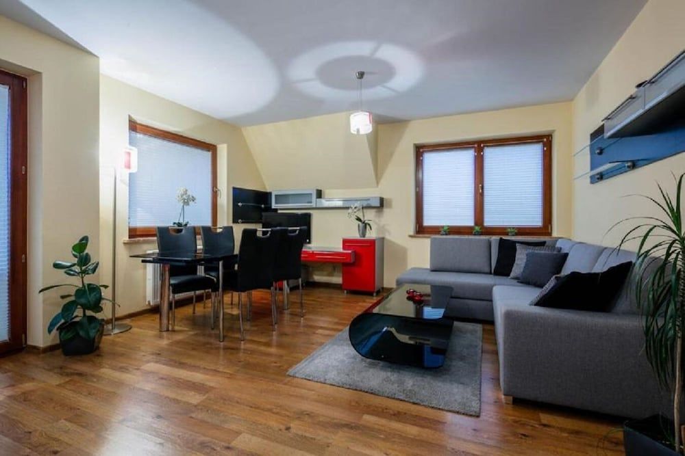 Apartment (Panorama)