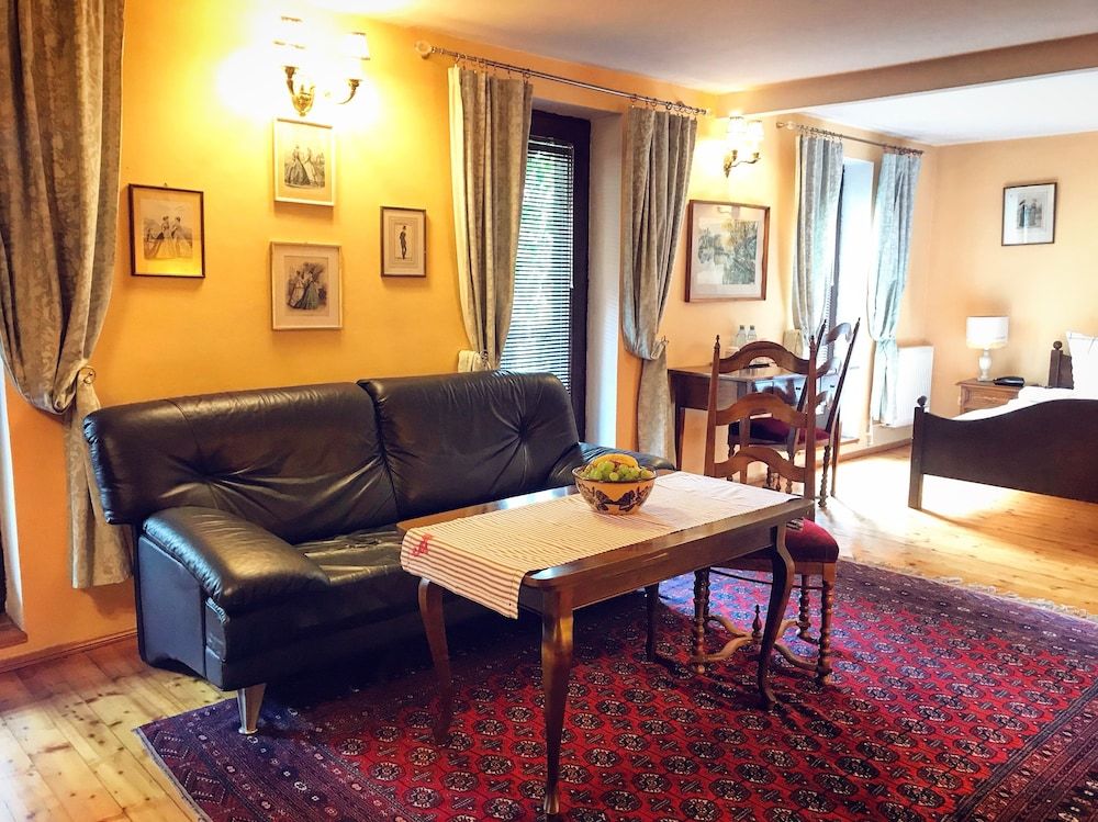 Dworek Adamski Junior Studio Suite, 1 Queen Bed, Non Smoking 5