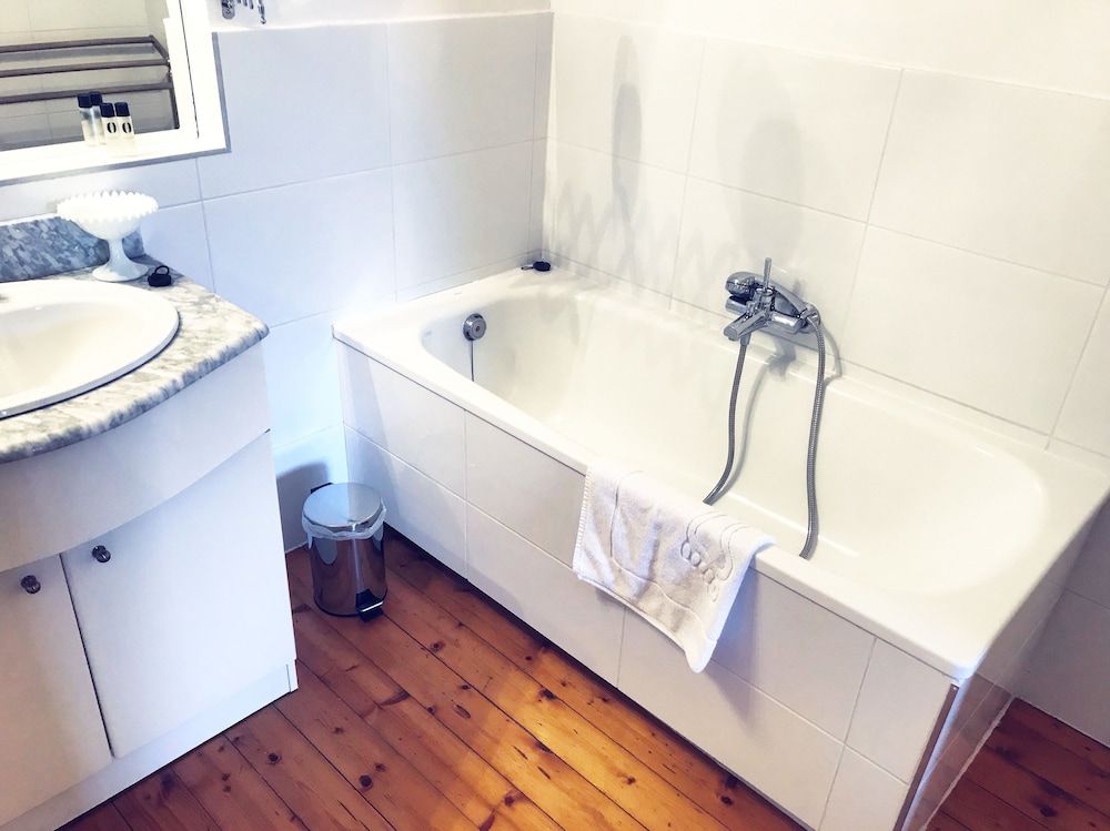 Dworek Adamski Junior Studio Suite, 1 Queen Bed, Non Smoking 3