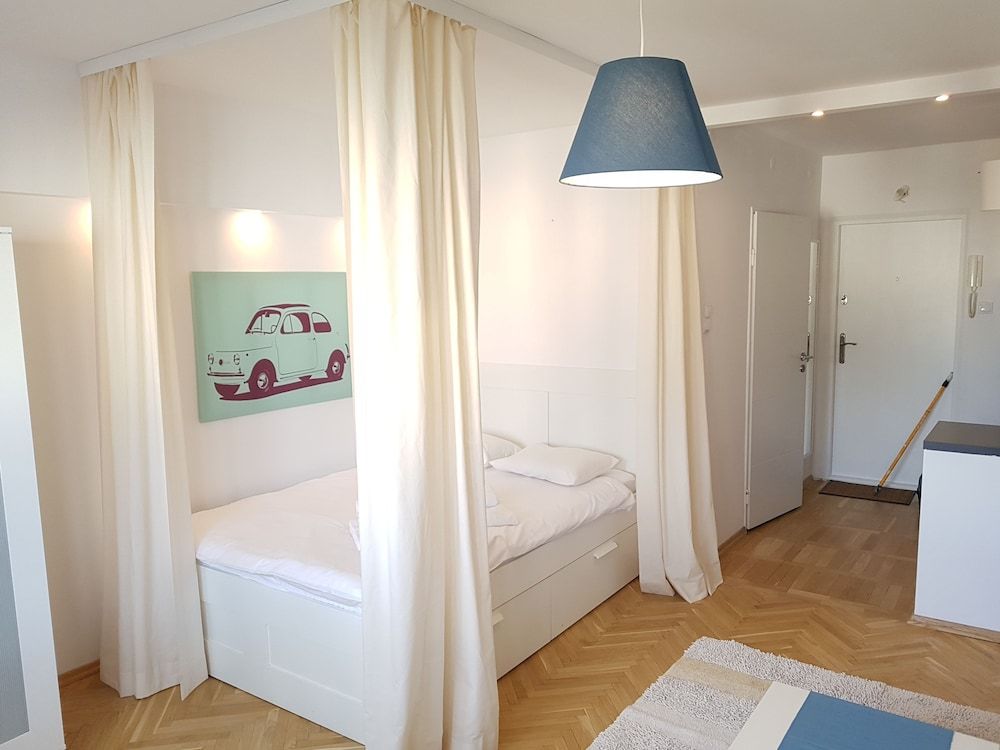 undefined Smart Apart 6