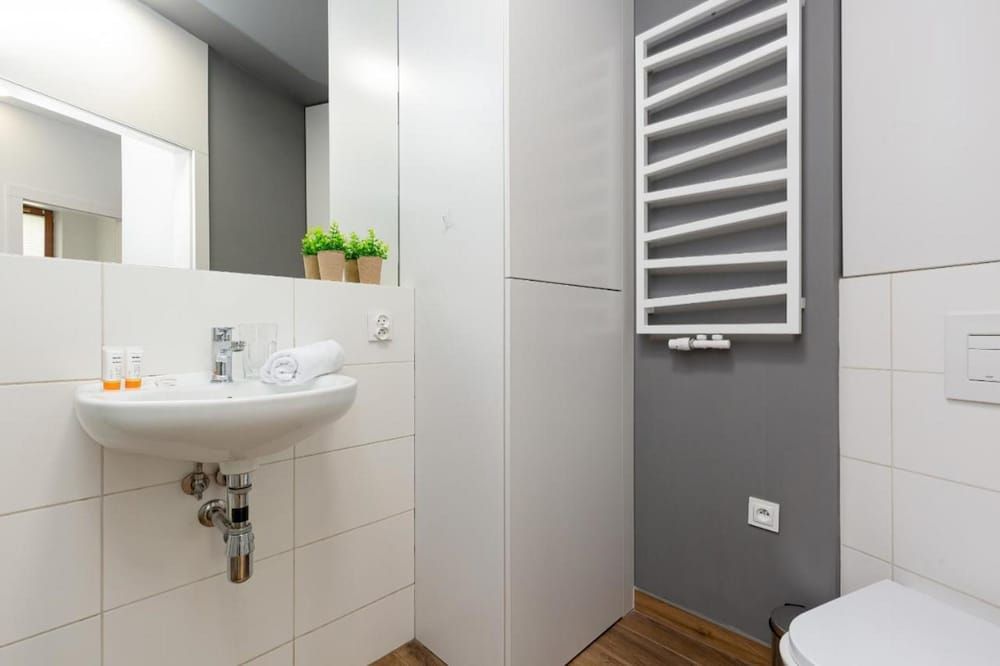 undefined Modern apartment with pool 7