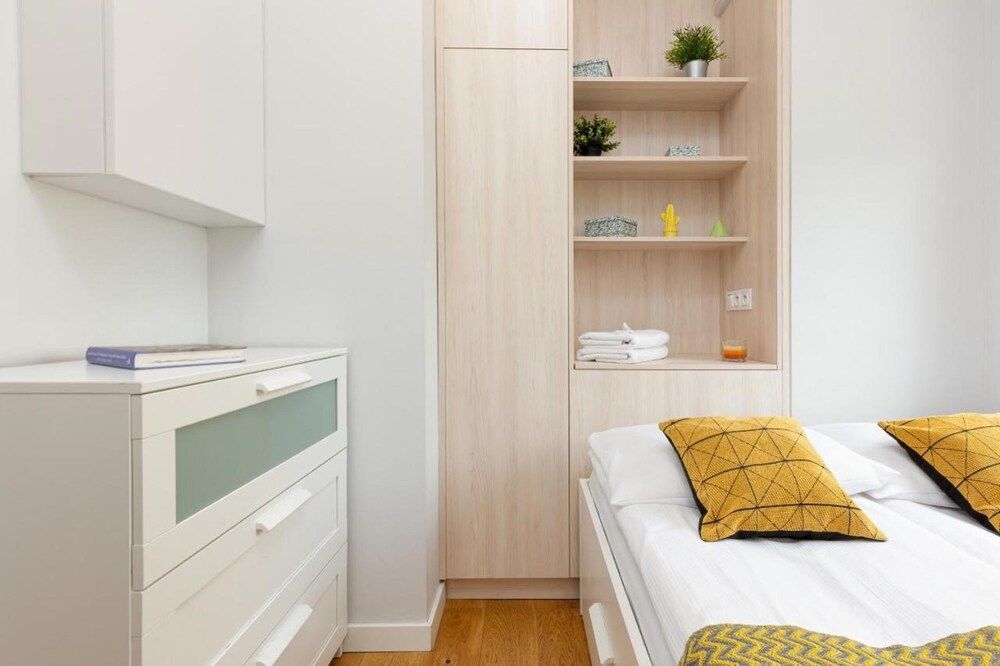 undefined Modern apartment with pool 3