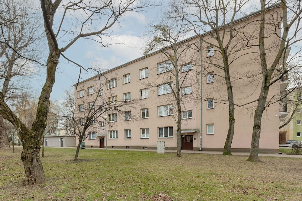 undefined Kolorowa Studio Apartment by Renters 2