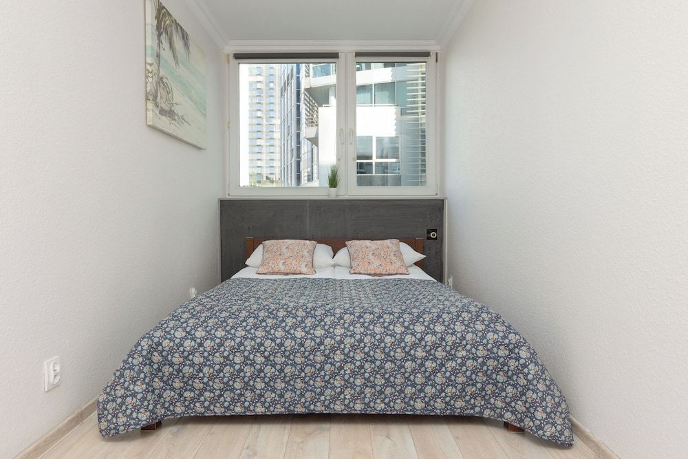 undefined City Center Apartment by Renters 8