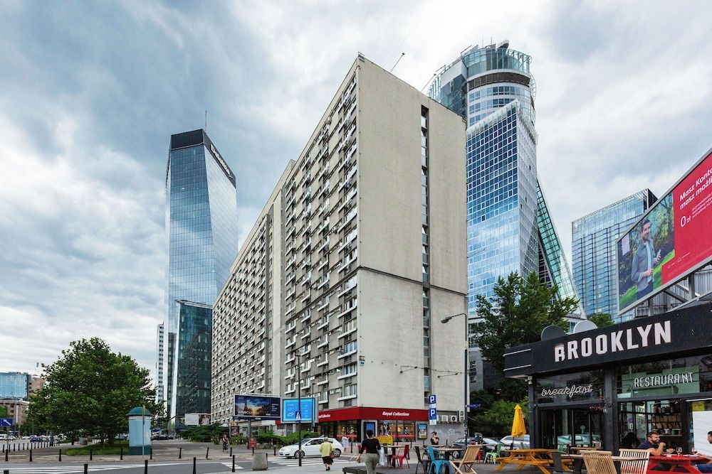 undefined City Center Apartment by Renters 3