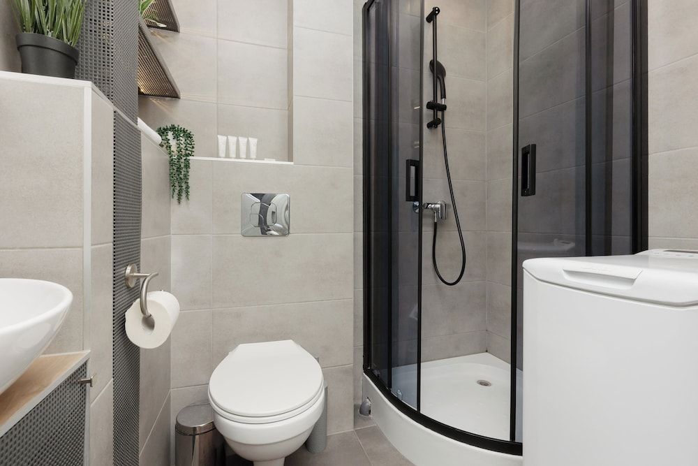 City Center Apartment by Renters Apartment, 1 Bedroom, Kitchen 5