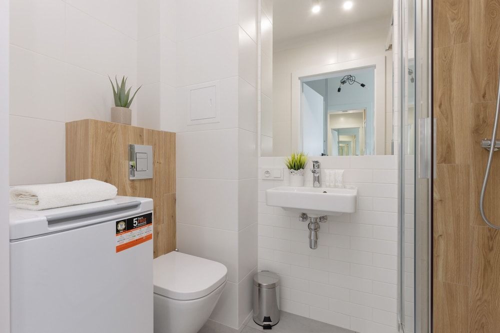 undefined Sunny Studio Ochota by Renters 7