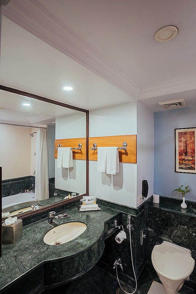 The Piccadily Superior Twin 3