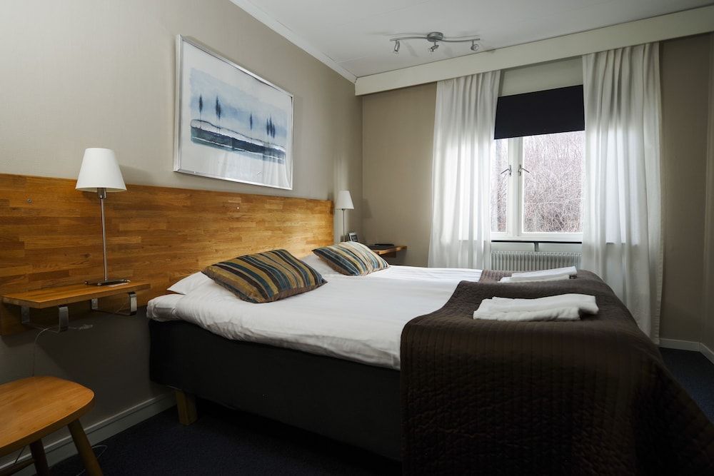 Veckefjärdens Hotell & Konferens Twin Room (With shared shower) 2