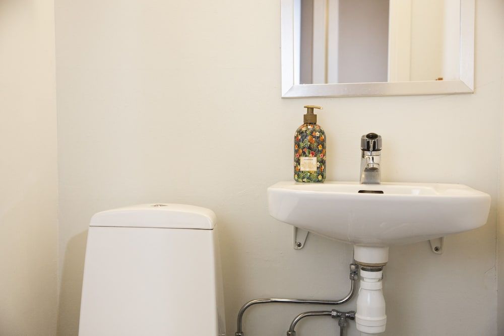 Veckefjärdens Hotell & Konferens Twin Room (With shared shower) 5