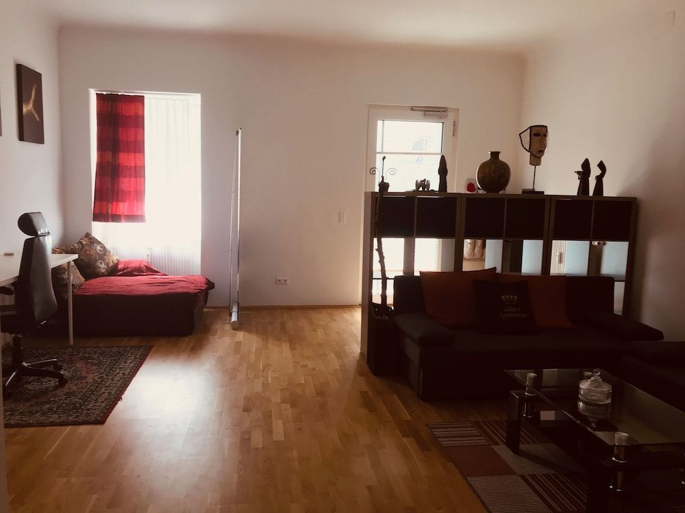 Lilians City Center Studio City Studio, City View 11