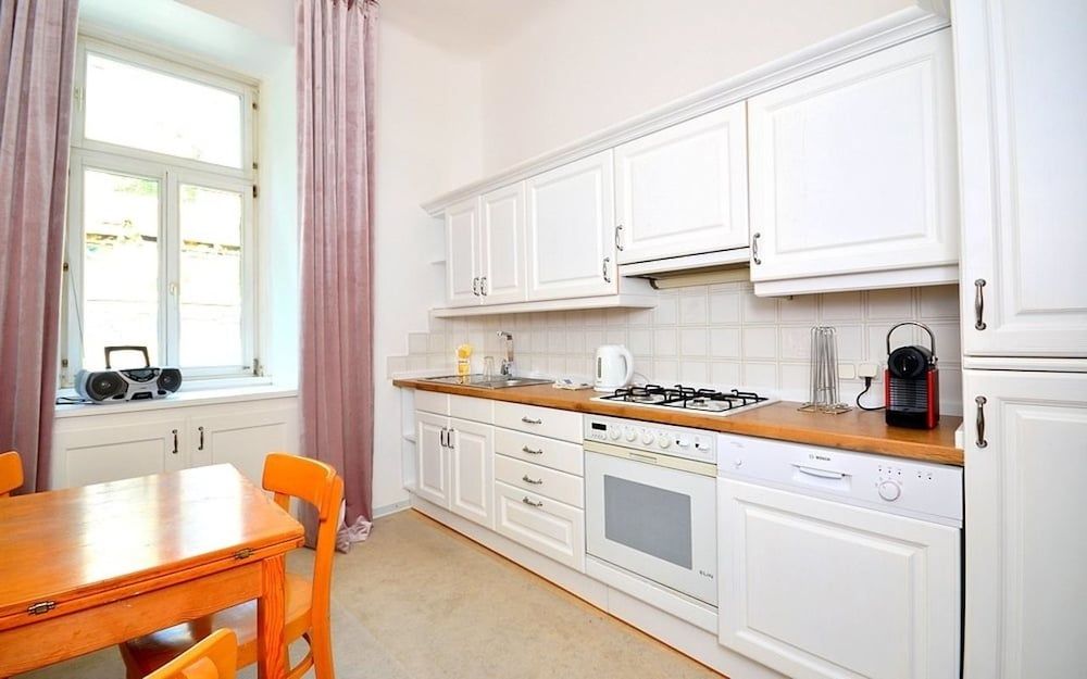 Vienna Residence Great Home for 4 People Near the Famous Schloss Schoenbrunn Apartment (2 Bedrooms) 10