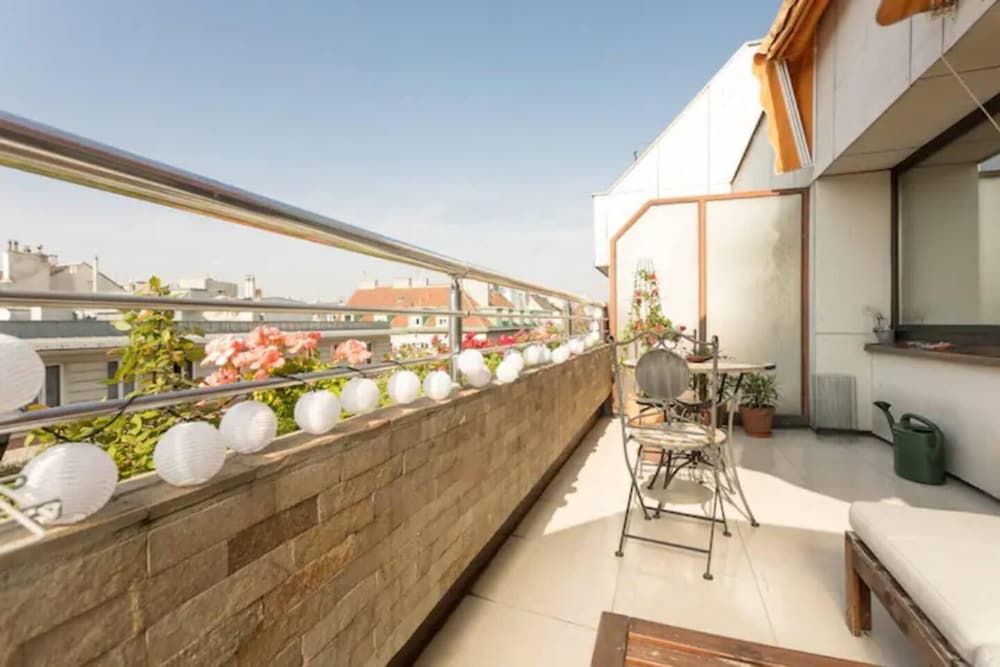 Vienna Christmas Market Rooftop Dollhouse 4 Couple Apartment 9