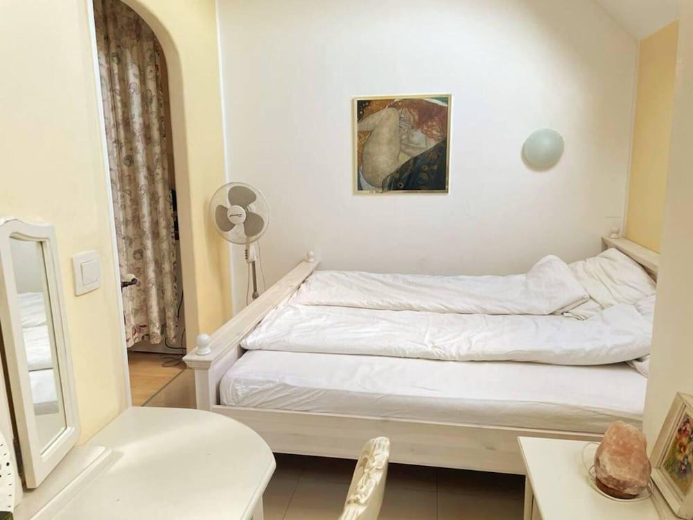 Vienna Christmas Market Rooftop Dollhouse 4 Couple Apartment 4