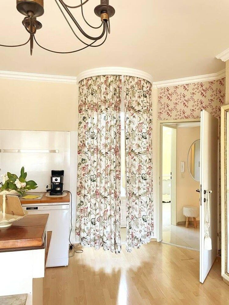 Vienna Christmas Market Rooftop Dollhouse 4 Couple Apartment 17