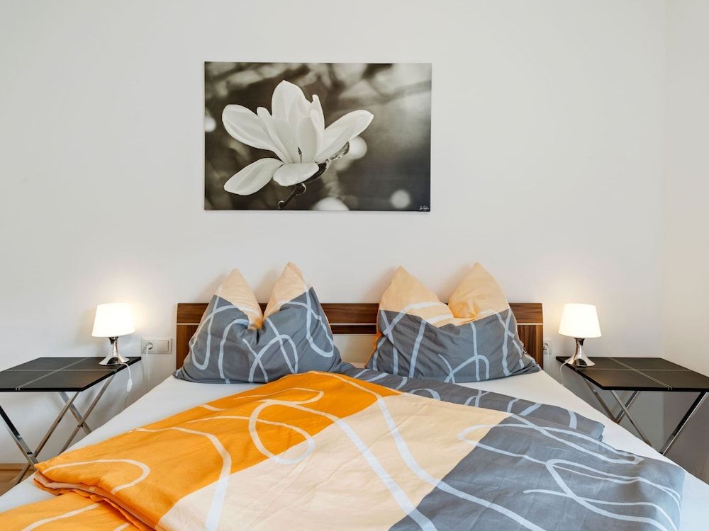 Elegant Apartment in Innsbruck near Golden Roof Apartment 5