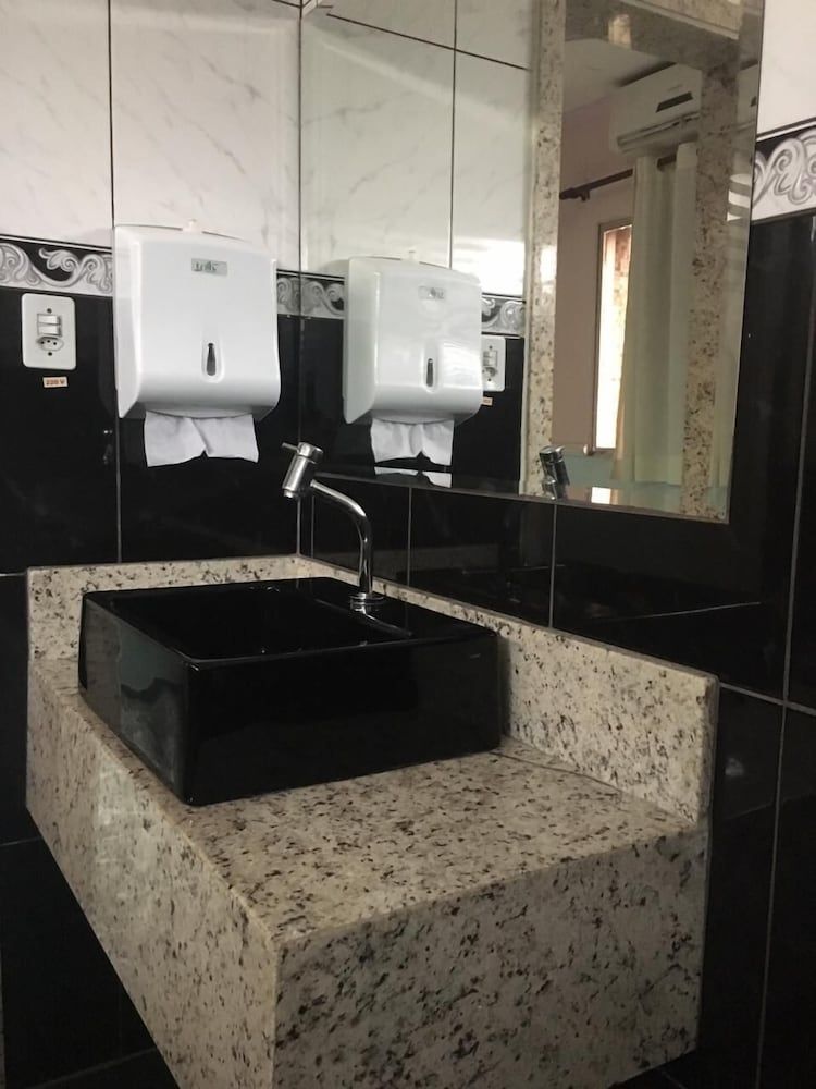 Suite, Jetted Tub