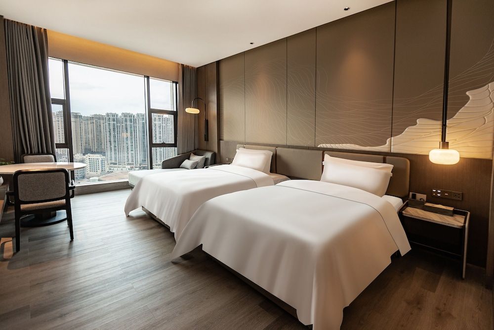 Wyndham Garden Gaozhou Deluxe Room, Multiple Beds 2