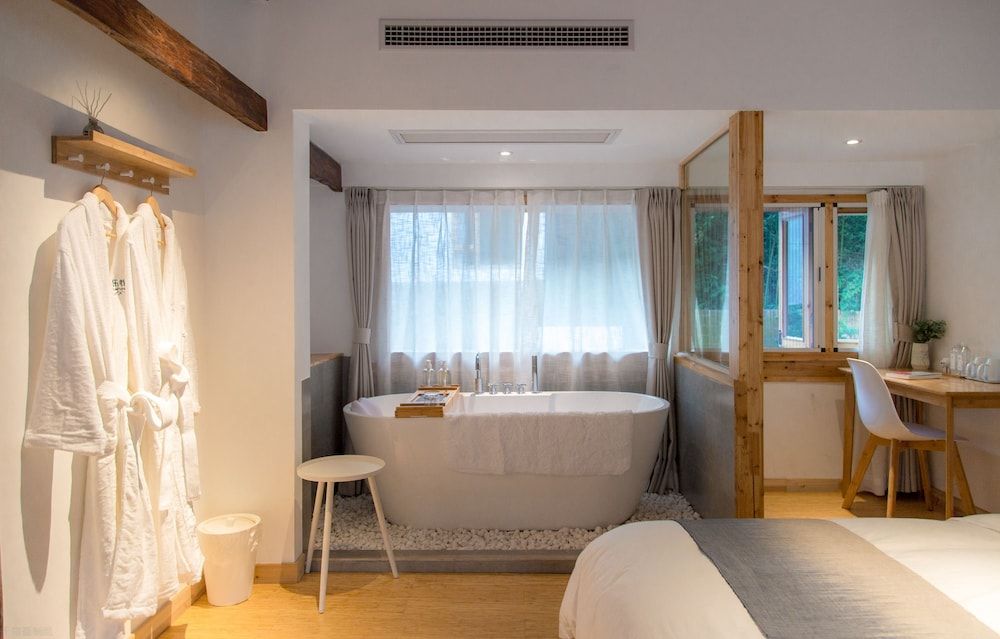 Hang Zhou Le Pu Shan Jing Premium Double Room 13