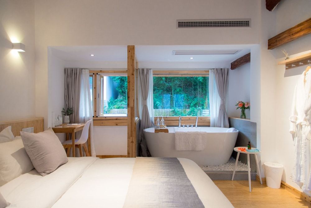 Hang Zhou Le Pu Shan Jing Premium Double Room 15
