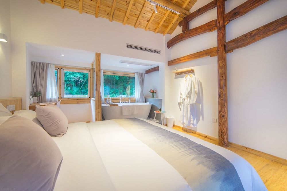 Hang Zhou Le Pu Shan Jing Premium Double Room 16