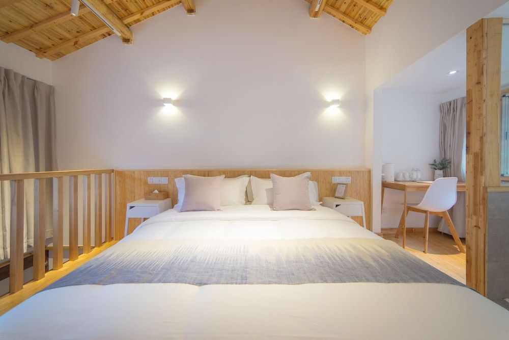 Hang Zhou Le Pu Shan Jing Premium Double Room 11