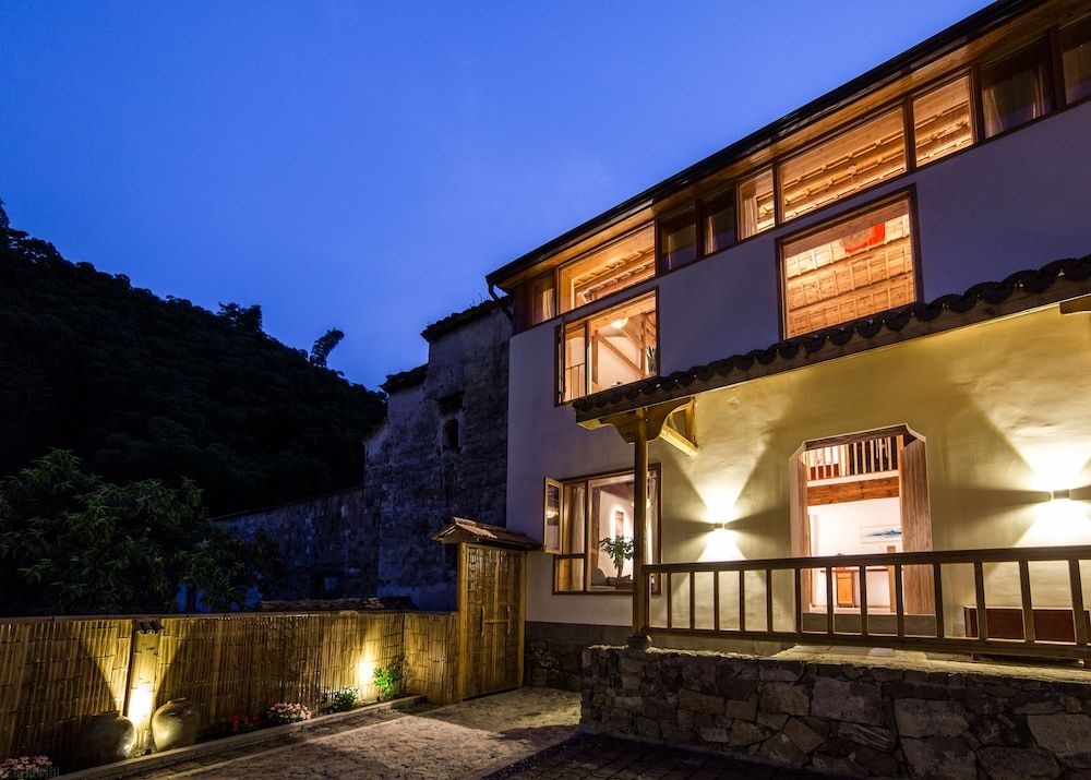 undefined Hang Zhou Le Pu Shan Jing 10