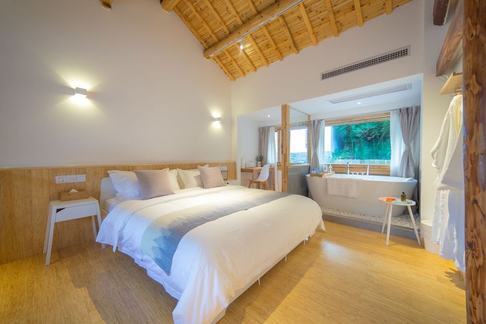 Hang Zhou Le Pu Shan Jing Premium Double Room 9