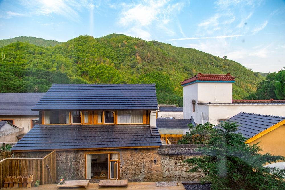 undefined Hang Zhou Le Pu Shan Jing 2