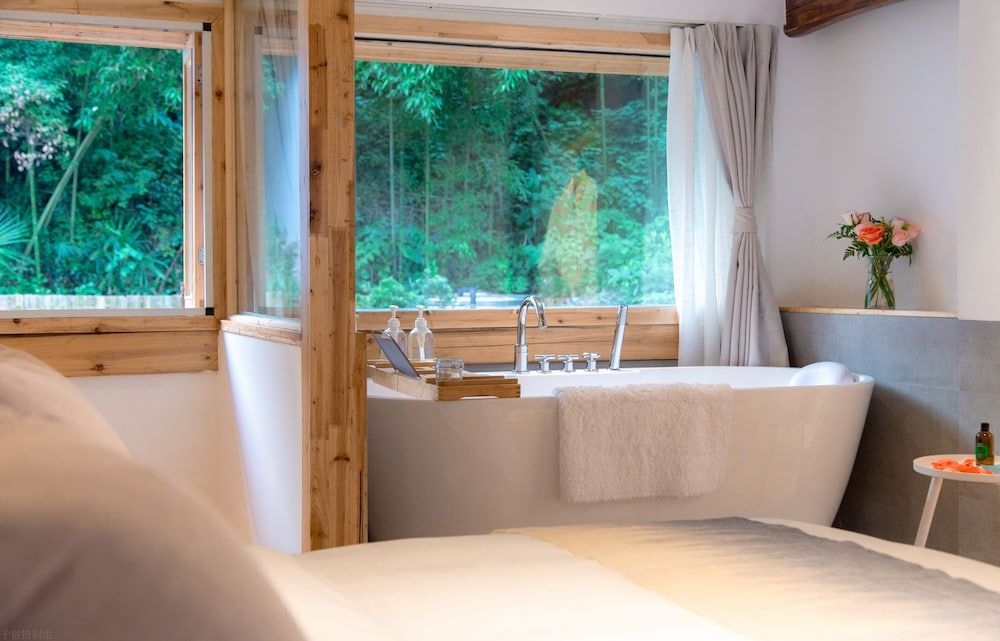 Hang Zhou Le Pu Shan Jing Premium Double Room 2