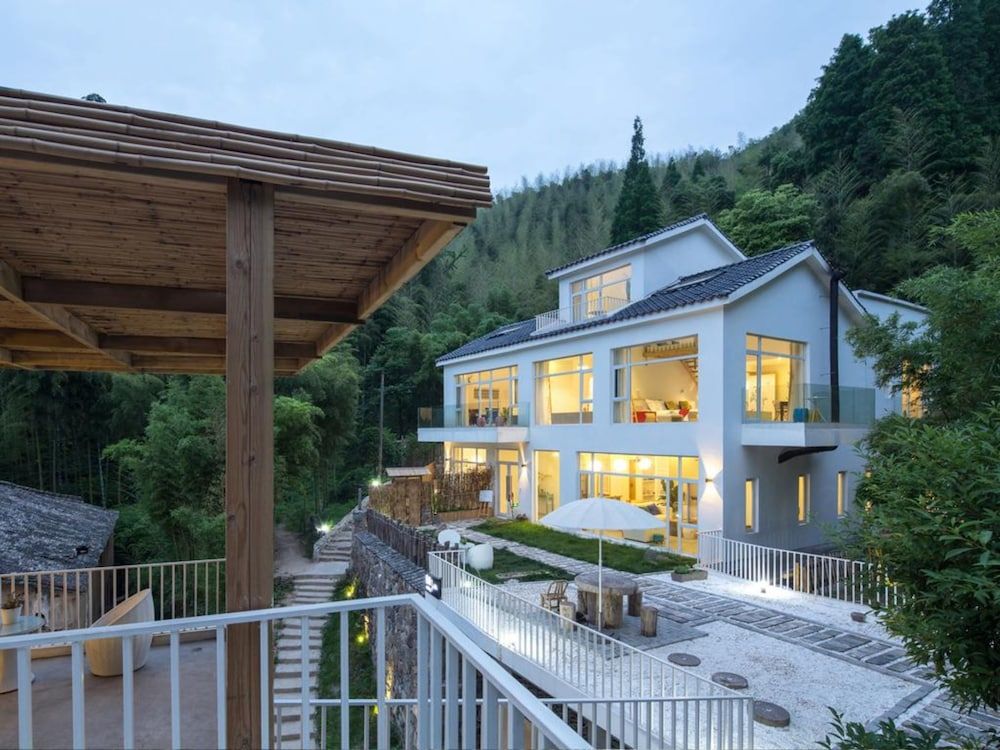 undefined Hang Zhou Le Pu Shan Jing 6