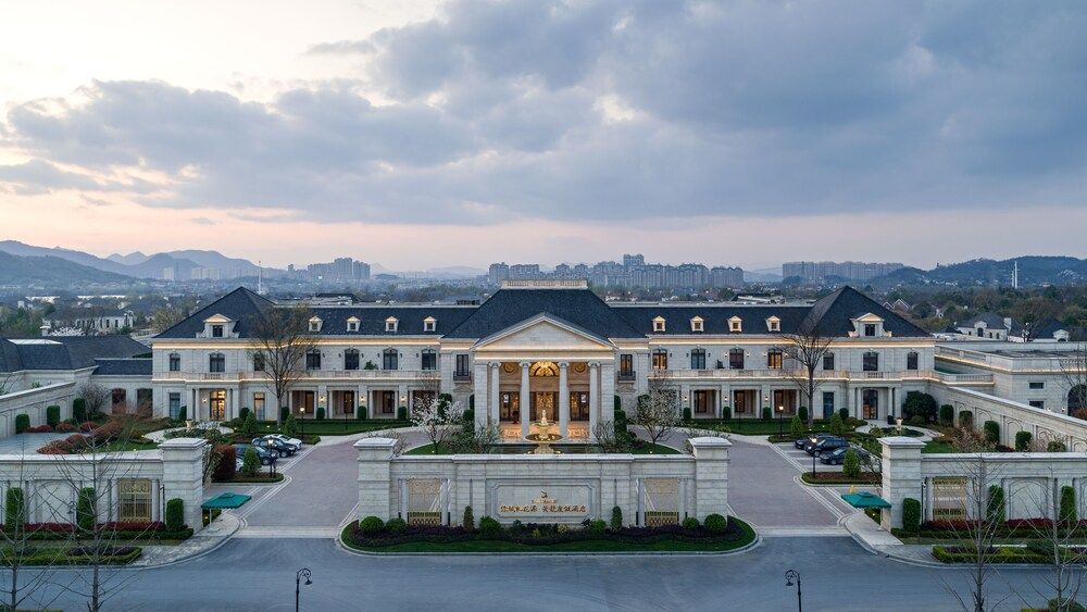 undefined Lvcheng Taohuayuan Huanglong Hotel 3