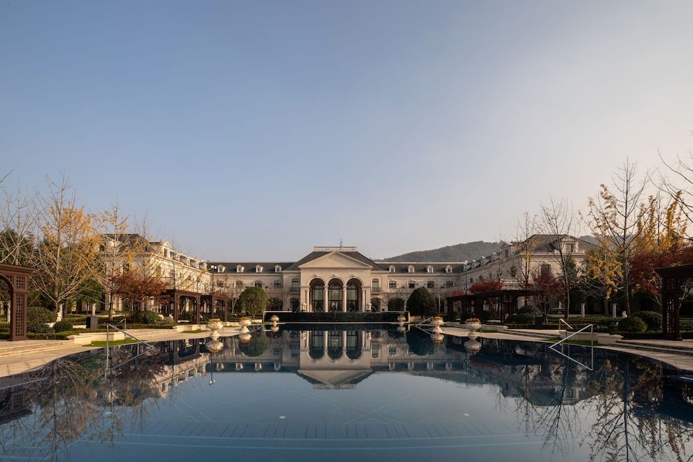 undefined Lvcheng Taohuayuan Huanglong Hotel 2