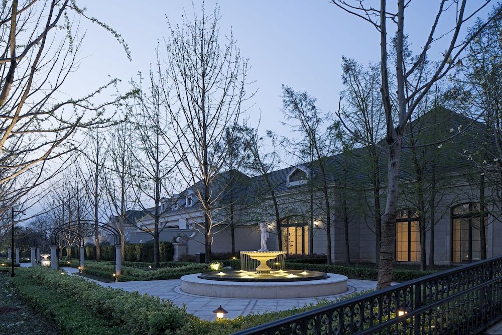 undefined Lvcheng Taohuayuan Huanglong Hotel 6