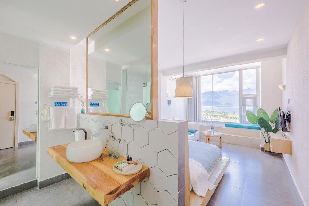 Classic Double Room, Lake View