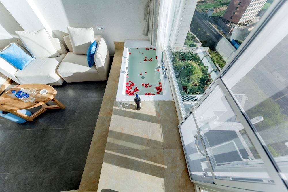 Classic Double Room, Lake View