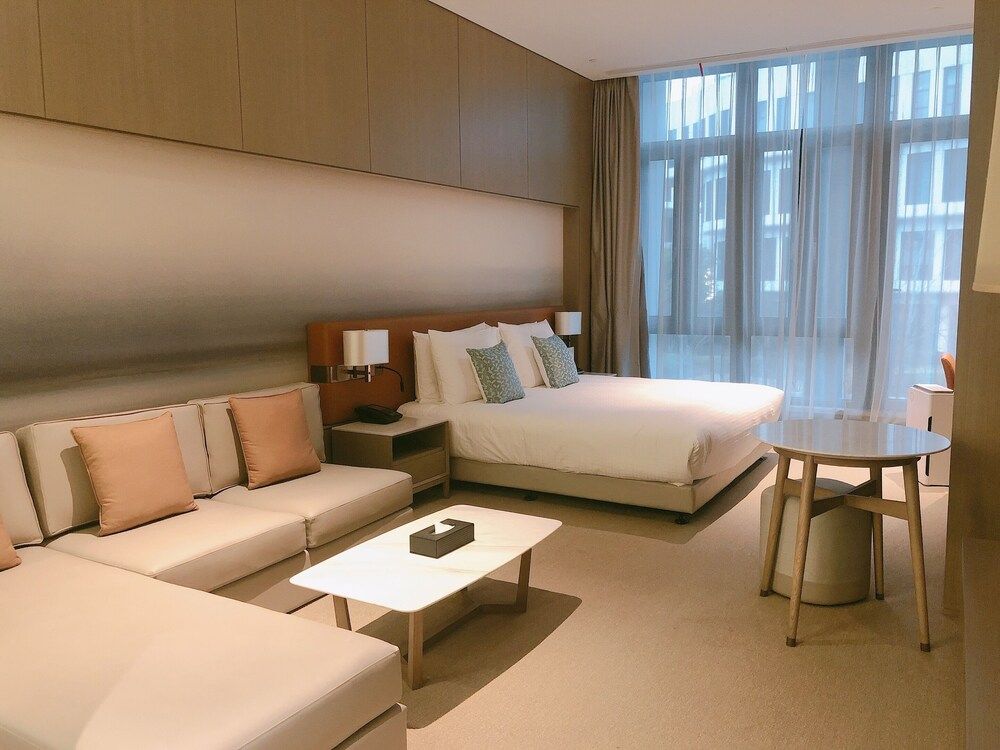 Sincere Residence Hongqiao Studio Deluxe King 2