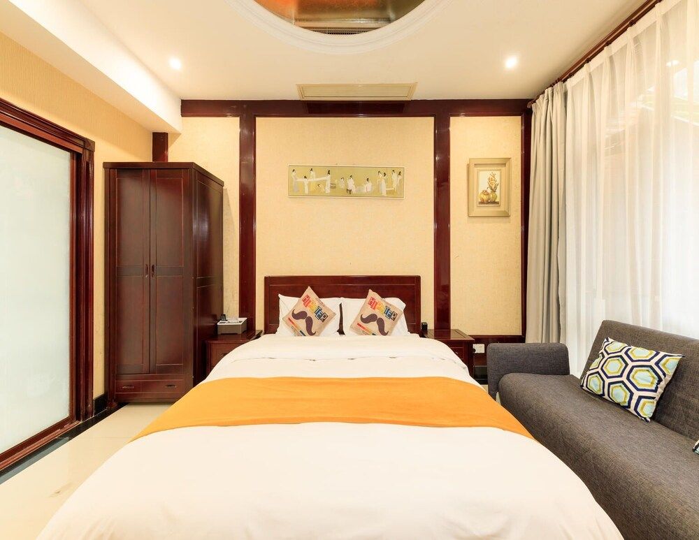 undefined Fu Yin Su Pudong Airport 7