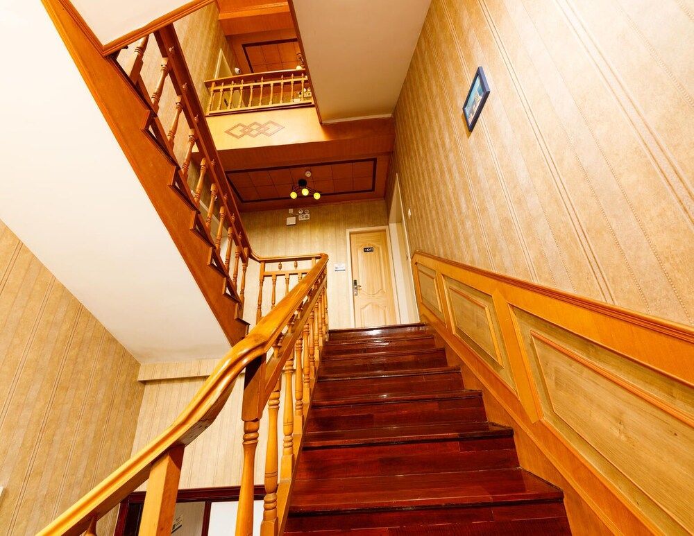 undefined Fu Yin Su Pudong Airport 5