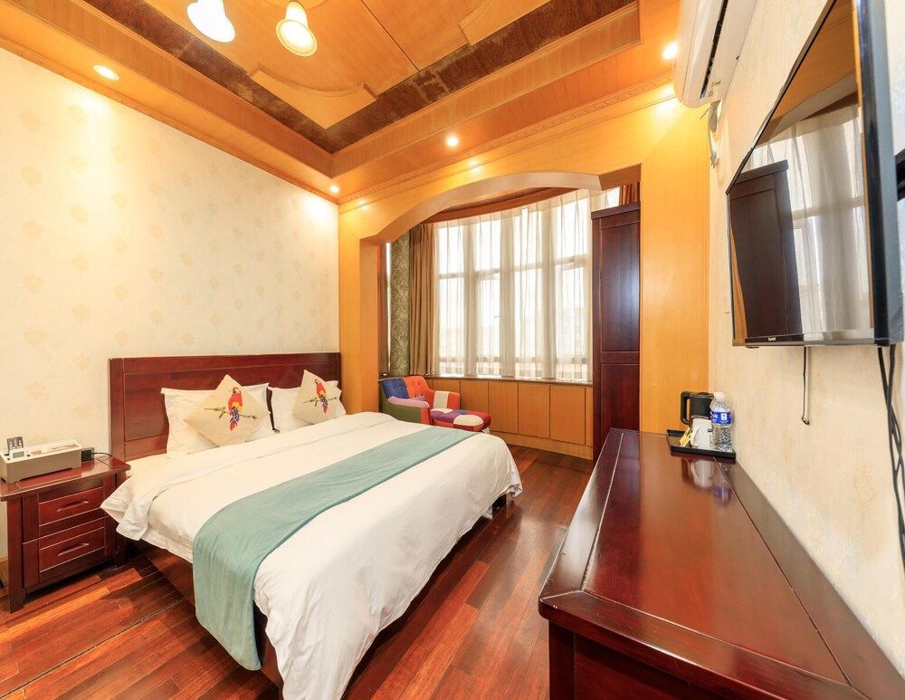 undefined Fu Yin Su Pudong Airport 8